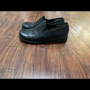 Dockers shoes size 7M Leather upper balance manmade